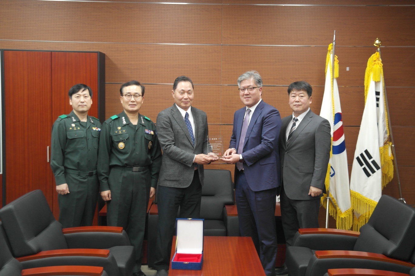 국방인재개발학과 학과발전기금(1천만원) 기부자 예우 감사패 전달식